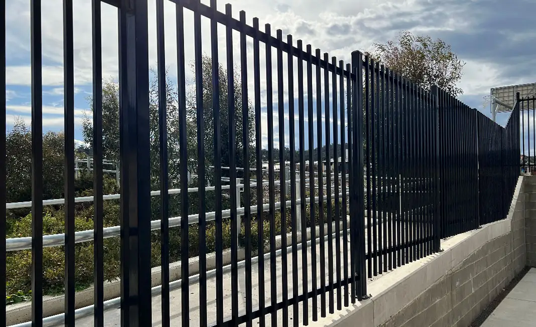 Commercial Fencing